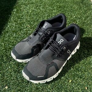 On Cloud 6 Black White Sneakers Women’s Size 7